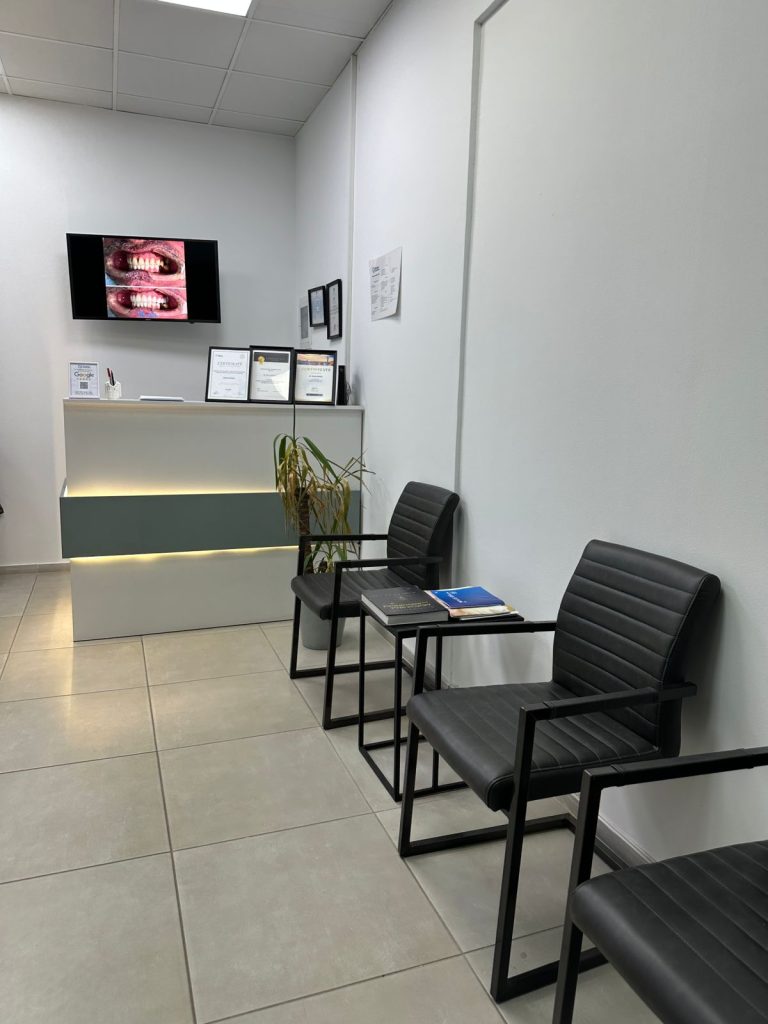 Dental clinic reception area in Pristina Kosovo – Den Dent modern interior